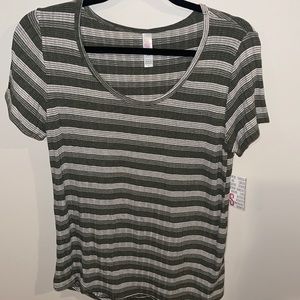 Lularoe Classic T top size small